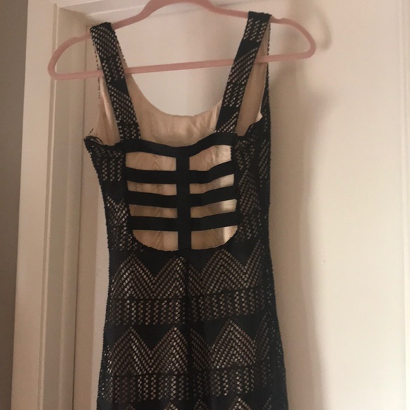 Beautiful fitted Black and nude dress! - Picture 4 of 4